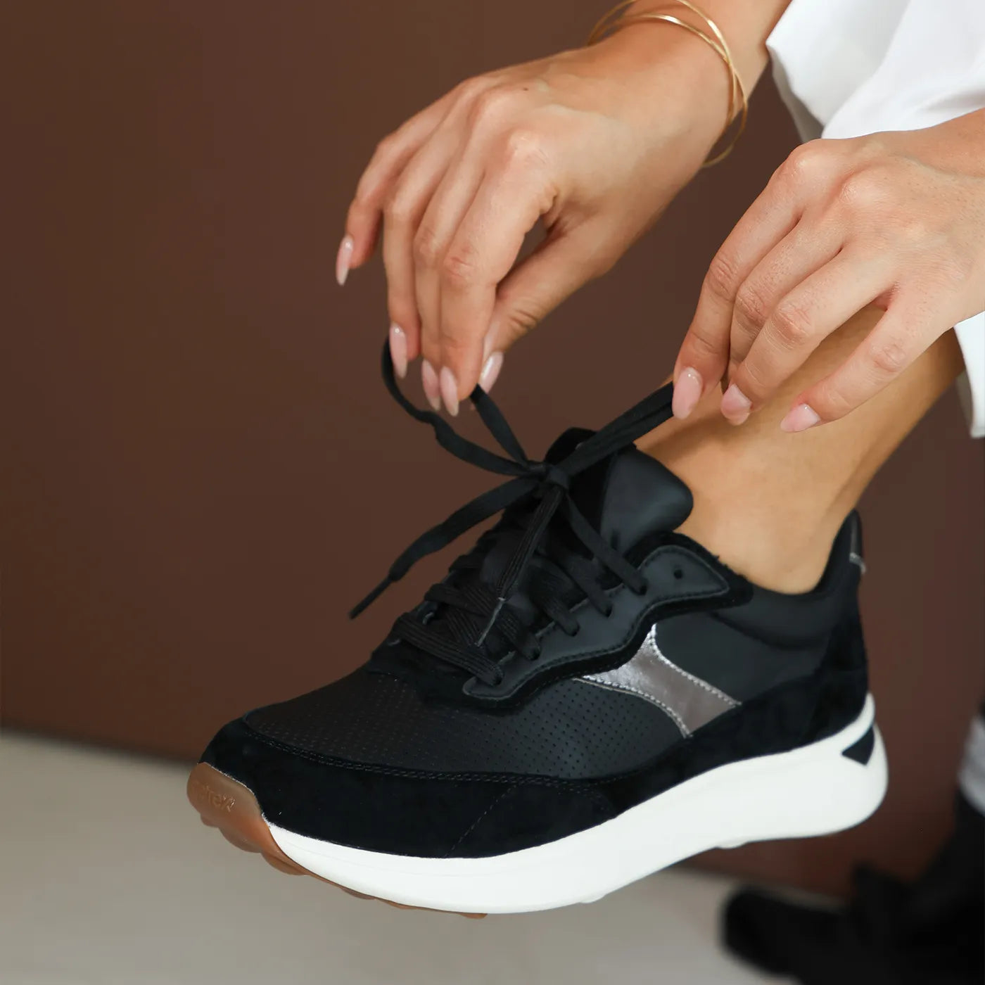 Emily Lace Up Sneakers Black - Aetrex Middle East