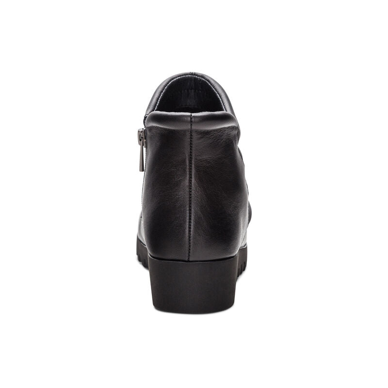 Zoey Slip-On Women Boots Black Leather - Aetrex Middle East