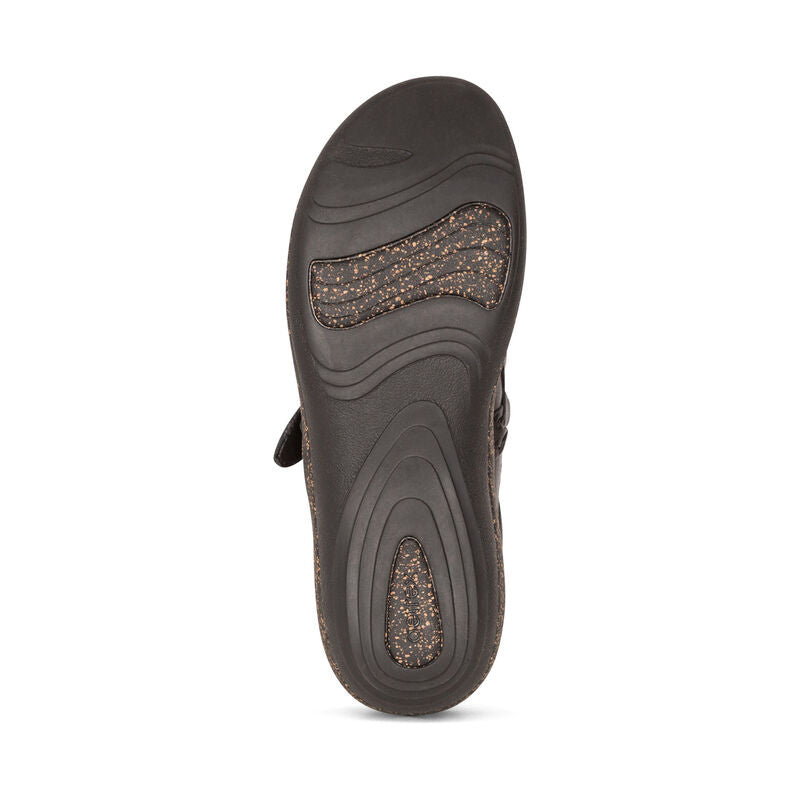 Libby Comfort Clogs Black - Aetrex Middle East