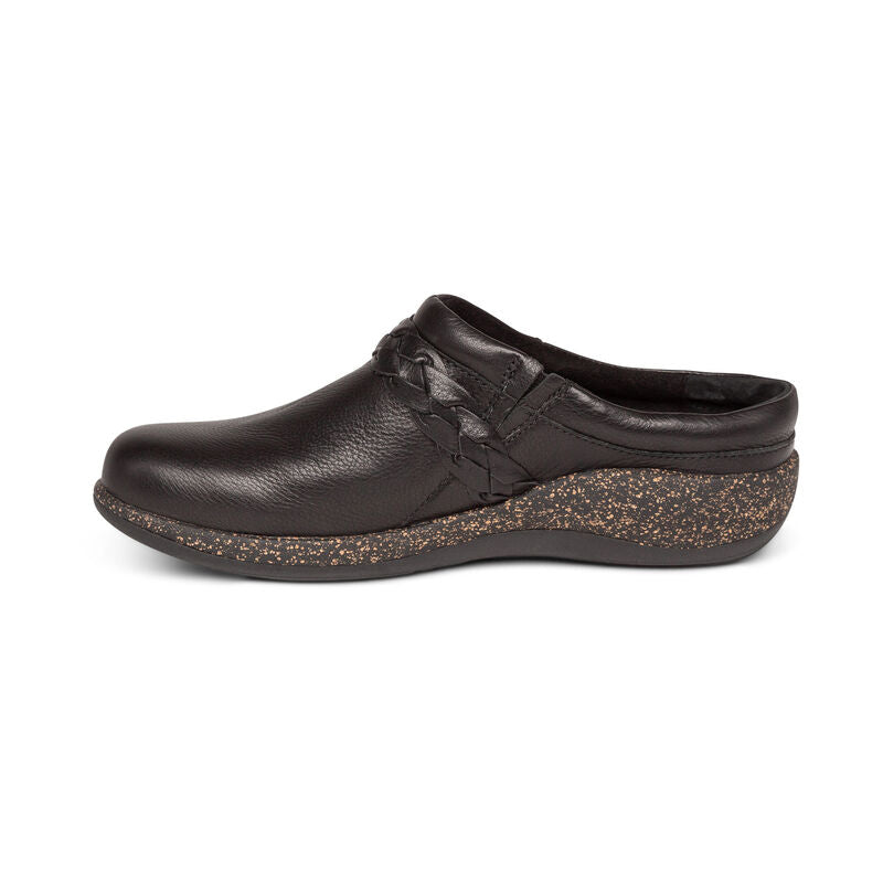 Libby Comfort Clogs Black - Aetrex Middle East