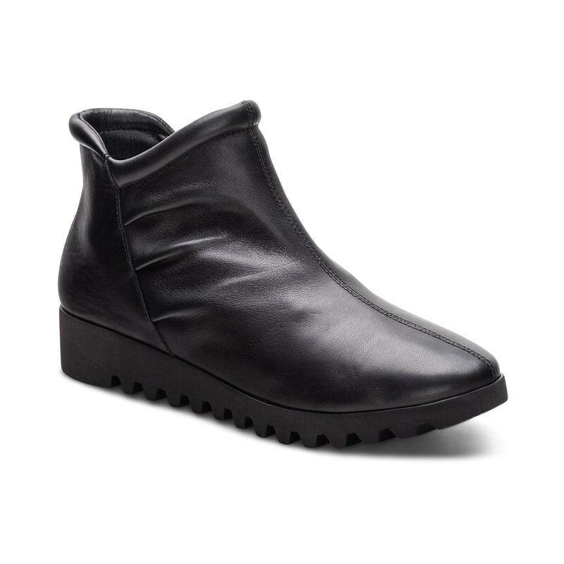 Zoey Slip-On Women Boots Black Leather - Aetrex Middle East